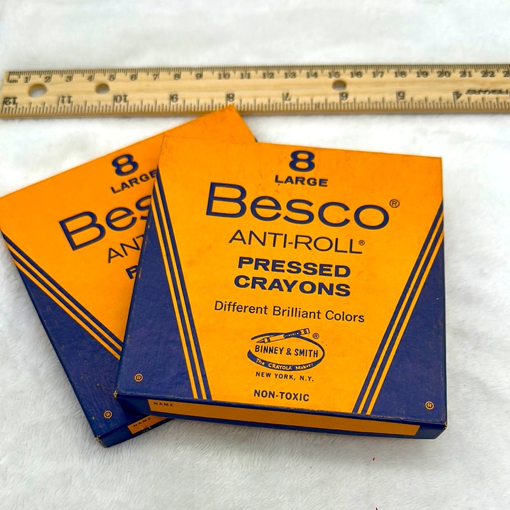BESCO VINTAGE ANTI-ROLL PRESSED CRAYONS Large 8 pack-Lot of 2